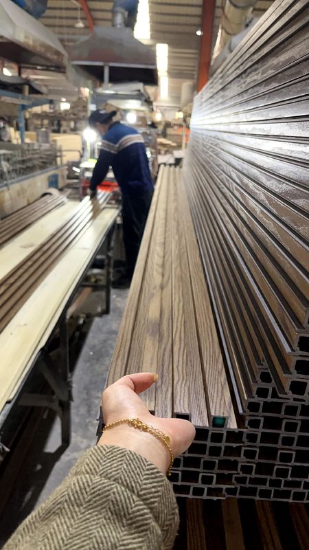 SONSILL UTO Wpc Pvc Dekoratif Interior Wall Cover Plastik Cladding WPC Panel dinding kayu