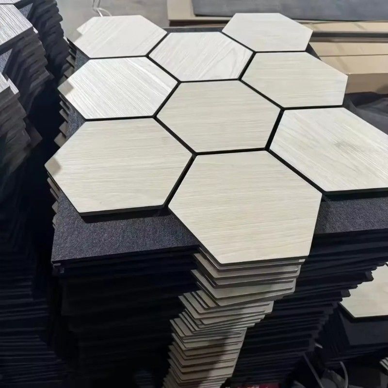 Meningkatkan Pengalaman Akustik 3D Hexagon Soundproof Panel dinding kayu Pink Orange Putih atau warna yang disesuaikan