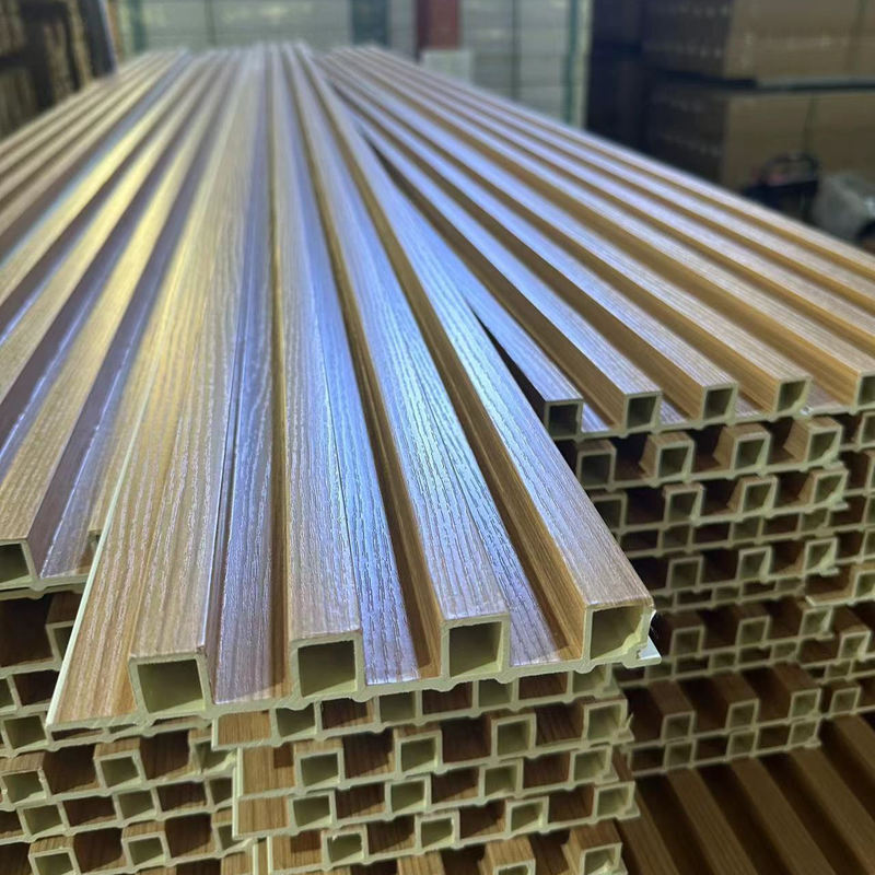 Panel Dinding WPC Komposit Kayu Mudah Dipasang Pelapis Eksternal Panel Dinding Beralur Interior