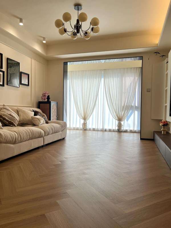 8mm 12mm Rigid Core Luxury Vinyl Klik Lantai Kayu Premium Herringbone Anti slip Piso Spc Klik 5 mm Lantai Papan
