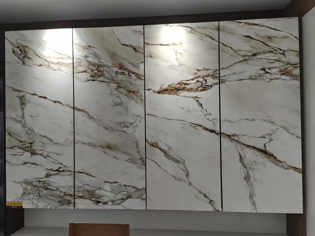 Marmer Look Sintered Stone dalam 3200 * 1600mm Pilihan yang sempurna untuk lantai lantai dalam ruangan dan dekorasi panel dinding