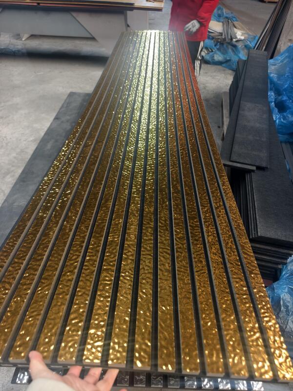 Desain Modern Panel Dinding Akustik Serat Poliester Soundproof 3D Water Ripple Design Sound-Absorbing Slat Grille Panel Dekoratif