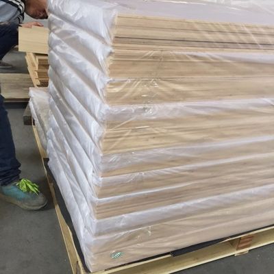 Panel Kayu Bambu Solid Tiga Lapisan Horisontal E0 Kayu Lapis Bambu Berkarbonasi