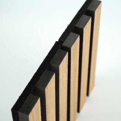 Panel tahan api Wpc Interior tahan api Natural Oak Akustik Slat Waterproof