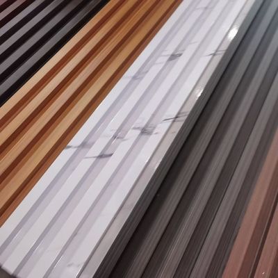 Dekorasi interior interior warna kayu hemat energi tahan cuaca anti goresan panel dinding WPC efek 3D