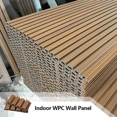 Panel dinding Wpc Dekorasi interior Papan dalam ruangan Kayu Plastik Komposit Wpc Pvc Panel dinding Wpc Fluted Panel dinding alur hitam