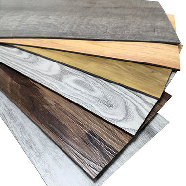 Solusi Utama Lantai LVT PVC Perekat Diri Modern untuk Renovasi Rumah Tua