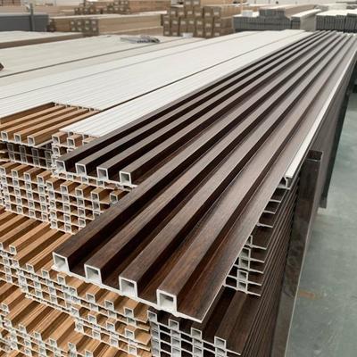 Panel Dinding Bergaris WPC Interior 3D PVC Alternatif Kayu Panel Luar Ruangan/Komersial/Dapur/Gym Lembaran Plastik Panel Dinding Tahan Air
